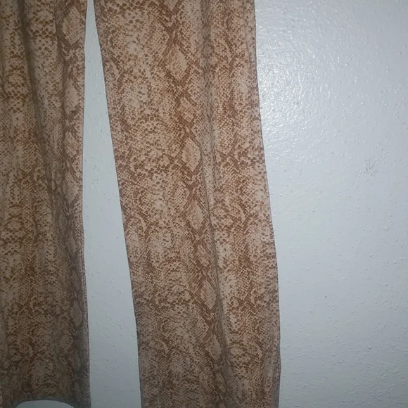 Lovers and Friends S Snake Tan Wrap Top Jumpsuit Look Pants Set 2-Piece - Picture 10 of 13